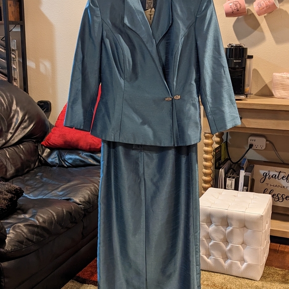 Skirt jacket - Picture 1 of 6